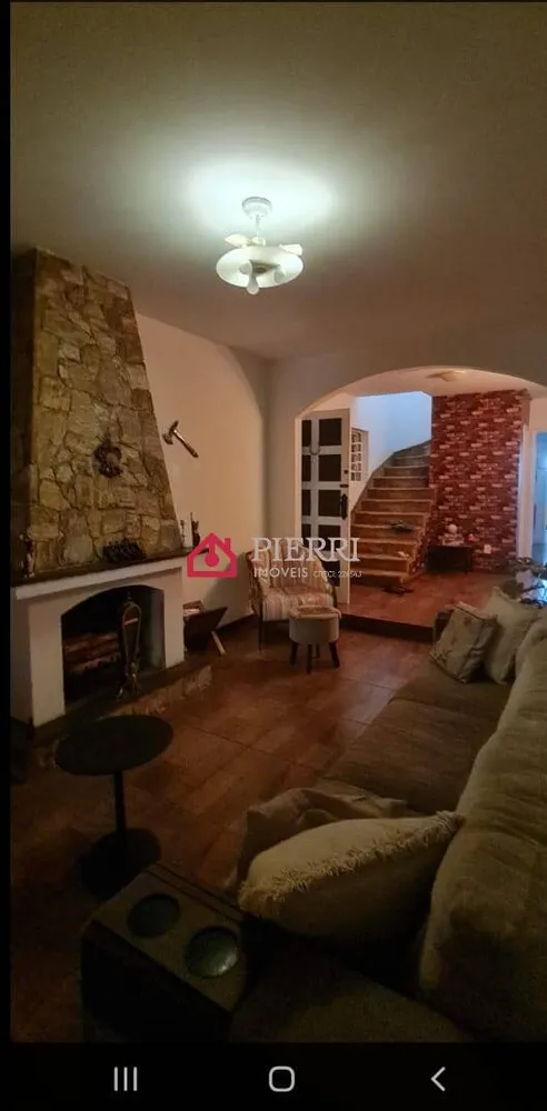 Casa, 3 quartos, 209 m² - Foto 1