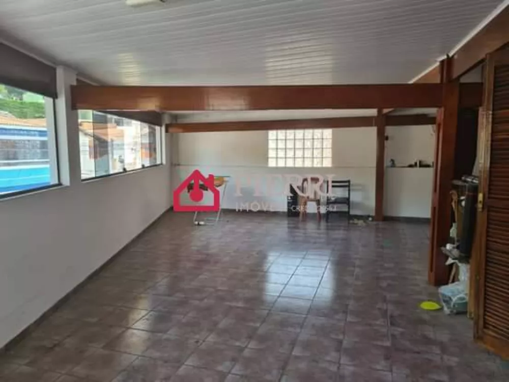 Casa à venda com 3 quartos, 250m² - Foto 3