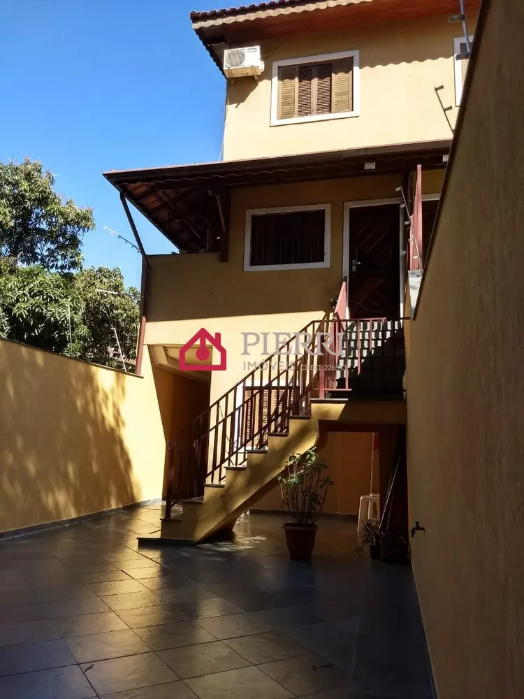 Sobrado, 3 quartos, 245 m² - Foto 1