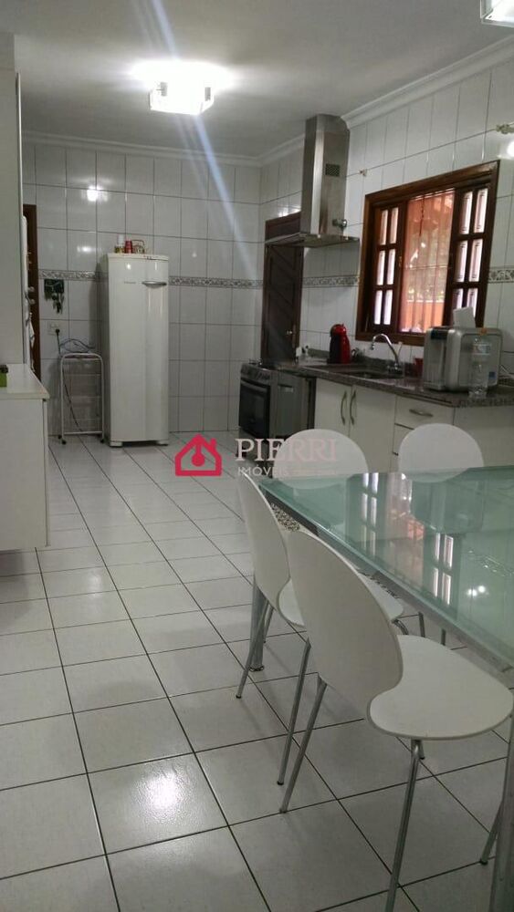 Sobrado, 3 quartos, 245 m² - Foto 2