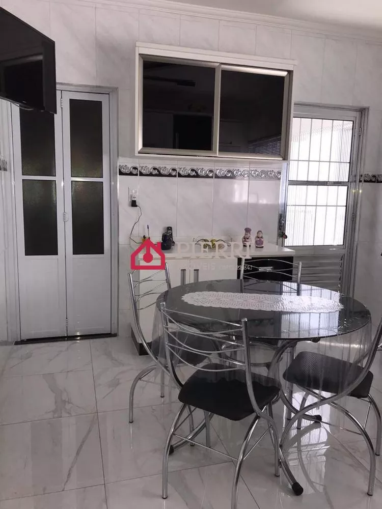 Casa à venda com 2 quartos, 110m² - Foto 3