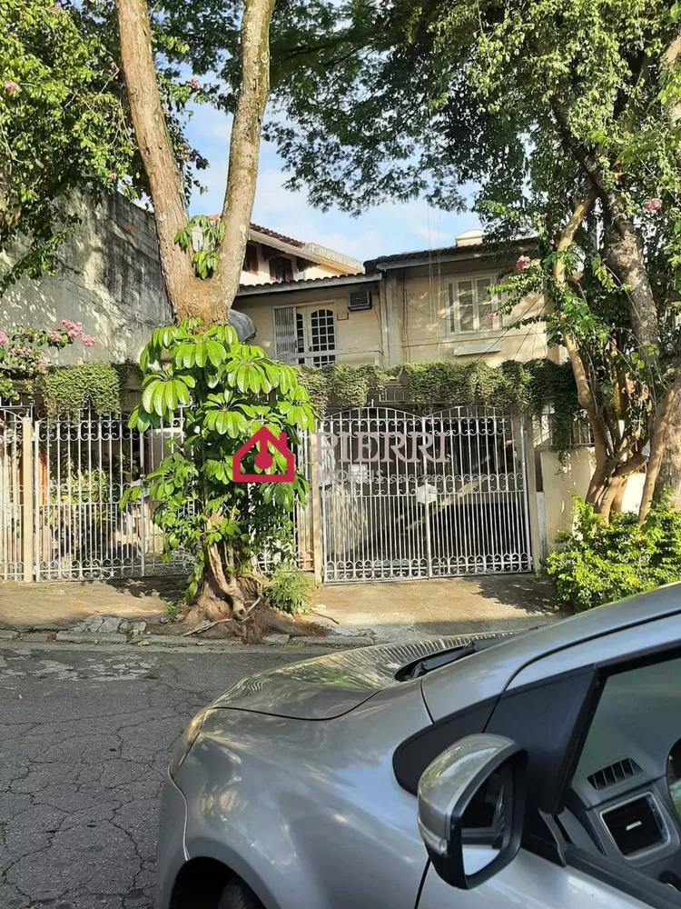 Sobrado à venda com 4 quartos, 180m² - Foto 1