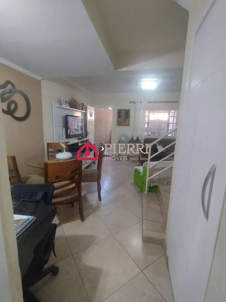 Sobrado à venda com 3 quartos, 110m² - Foto 1