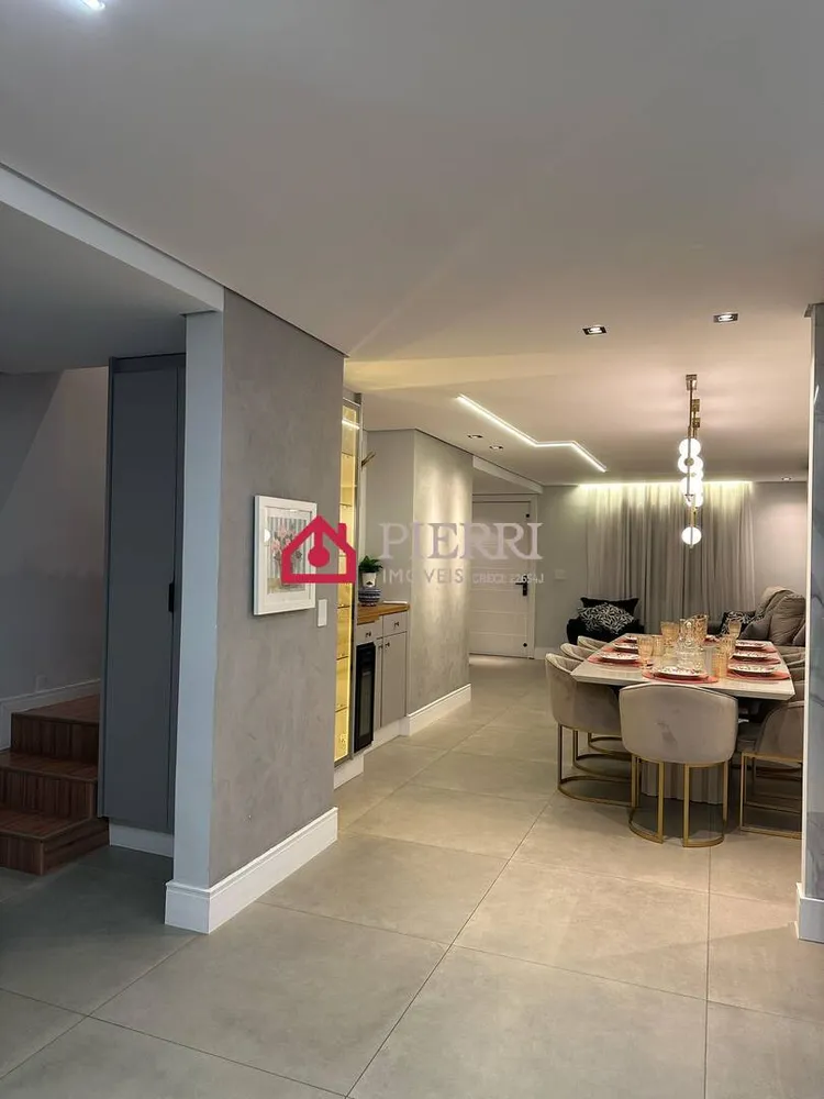 Casa, 3 quartos, 245 m² - Foto 1