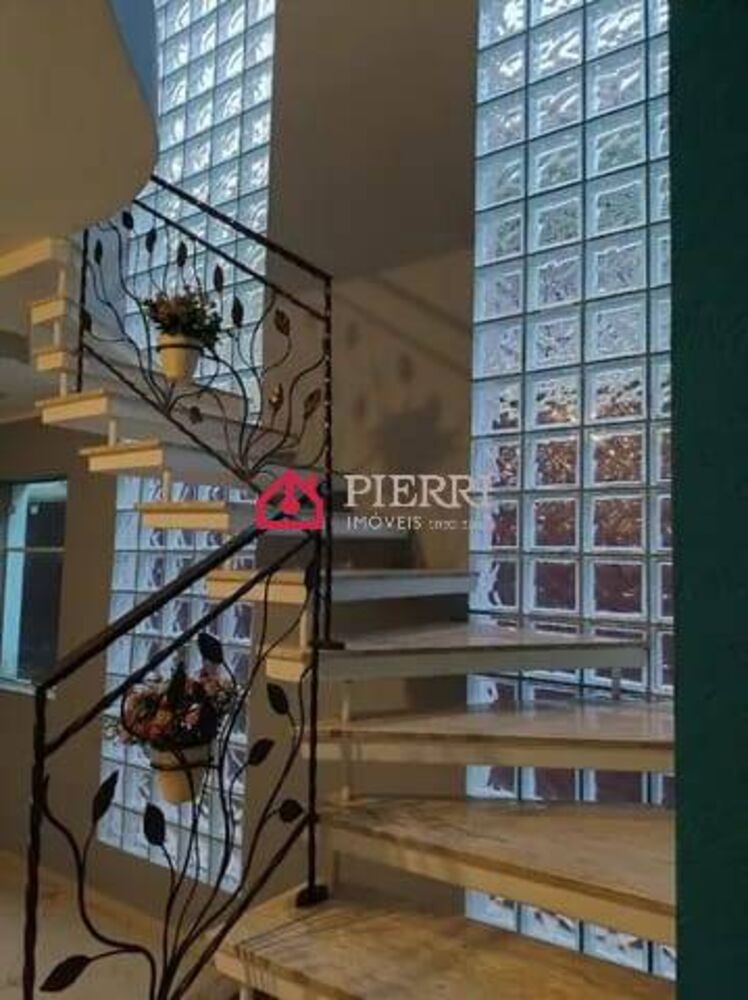 Sobrado, 3 quartos, 283 m² - Foto 1