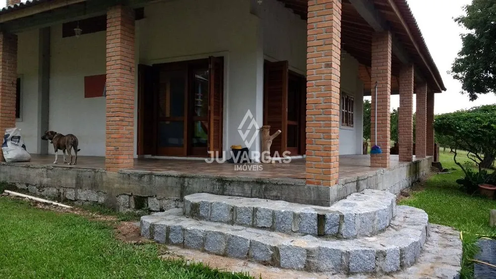 Sítio, 2 quartos, 450 m² - Foto 1