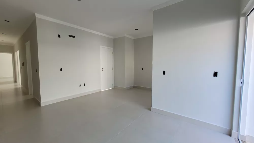 Casa à venda com 3 quartos, 76m² - Foto 3