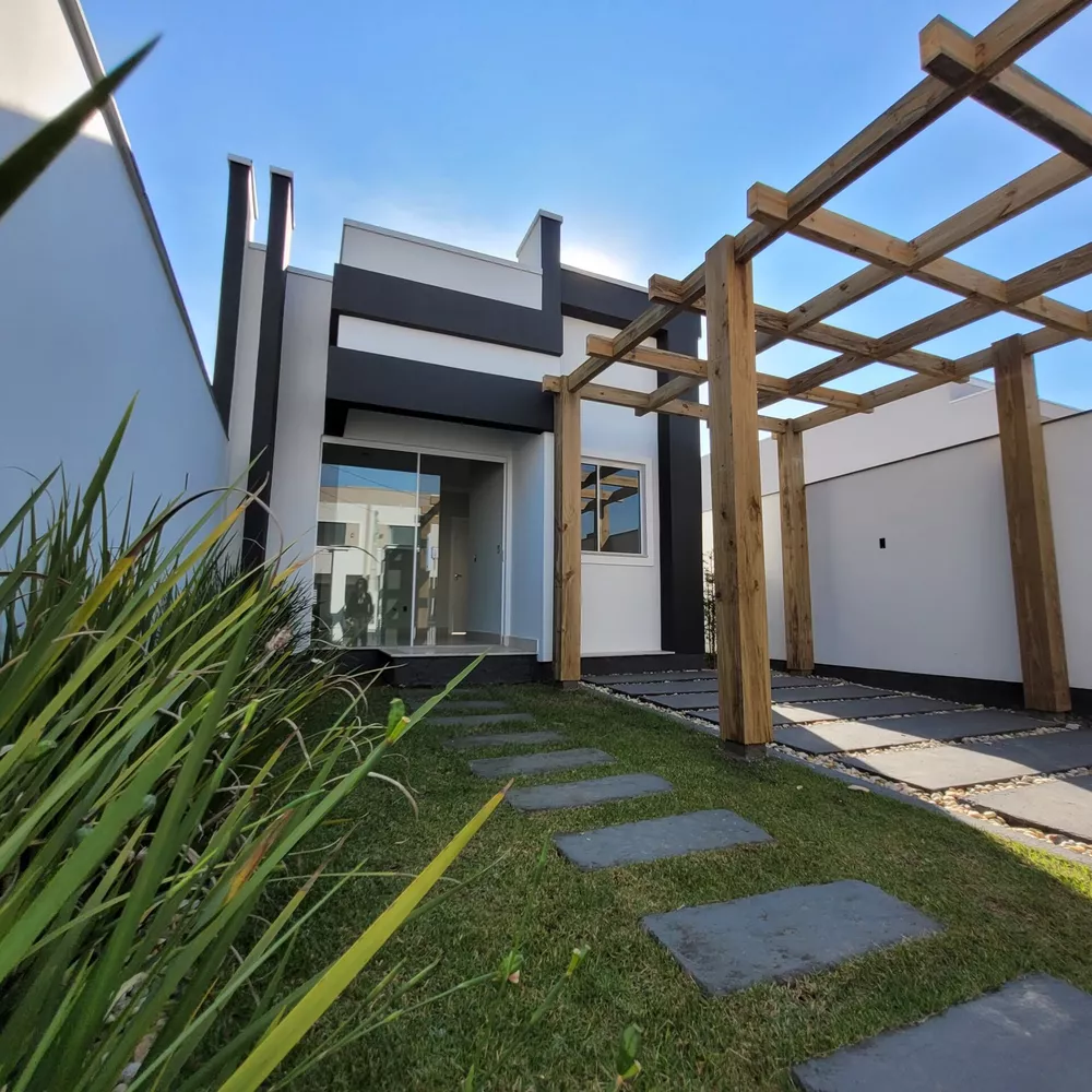 Casa à venda com 3 quartos, 76m² - Foto 1