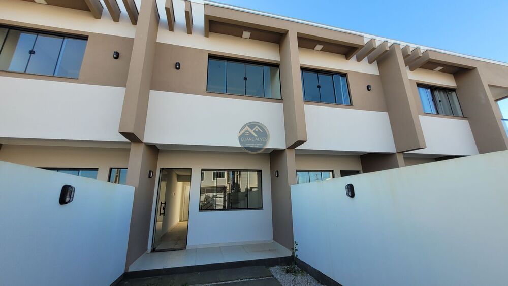 Sobrado à venda com 2 quartos, 67m² - Foto 1
