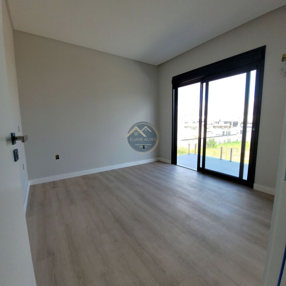 Casa à venda com 3 quartos, 182m² - Foto 4