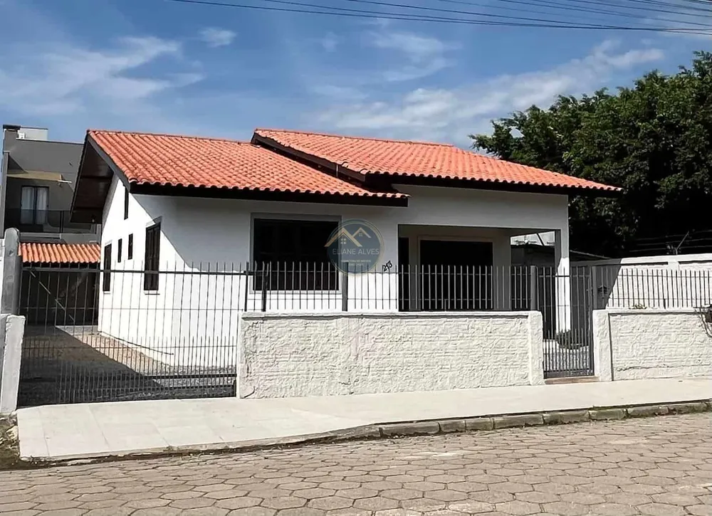 Casa, 4 quartos, 210 m² - Foto 1