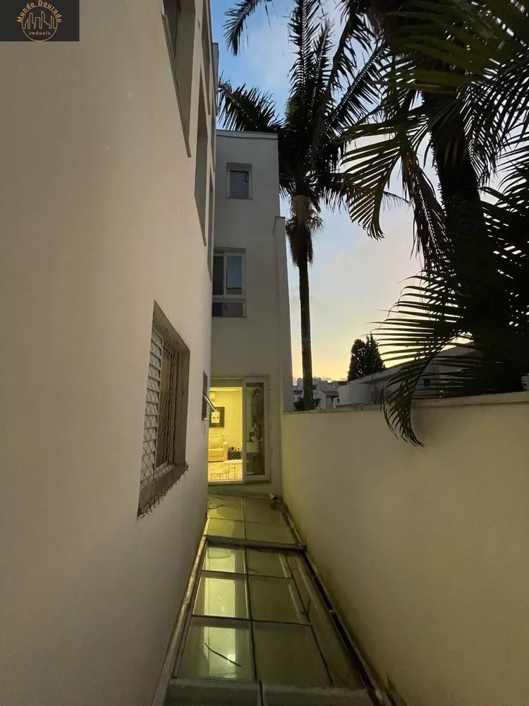 Cobertura, 3 quartos, 220 m² - Foto 2