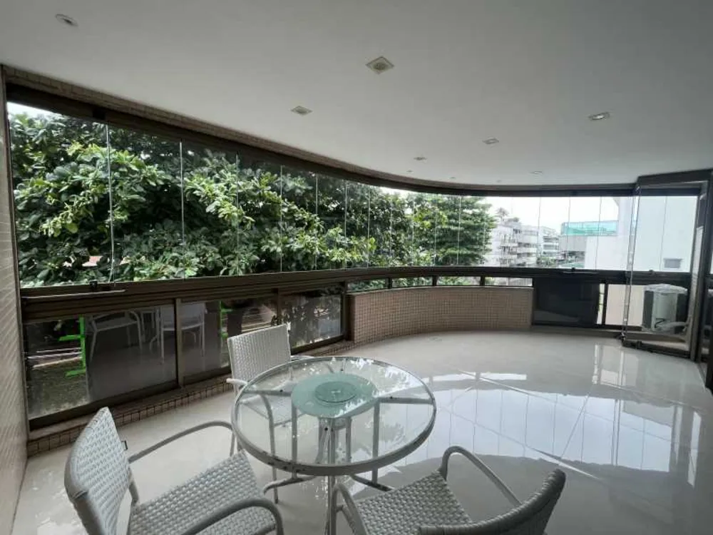 Apartamento, 3 quartos, 193 m² - Foto 2