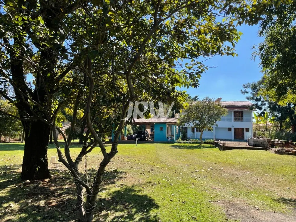 Chácara, 2 quartos, 1304 m² - Foto 1