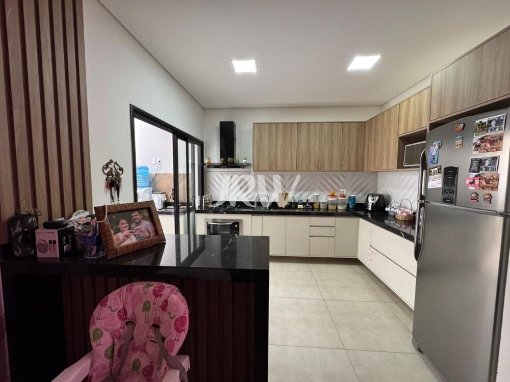 Casa de Condomínio à venda com 3 quartos, 184m² - Foto 4