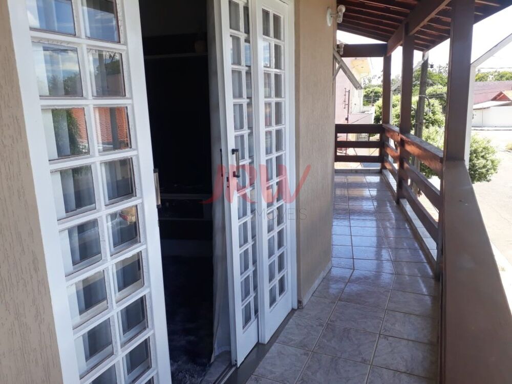 Prédio Inteiro à venda com 3 quartos, 140m² - Foto 1