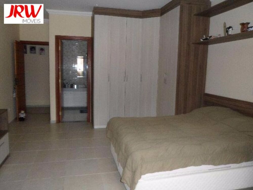 Chácara à venda com 3 quartos, 2500m² - Foto 2
