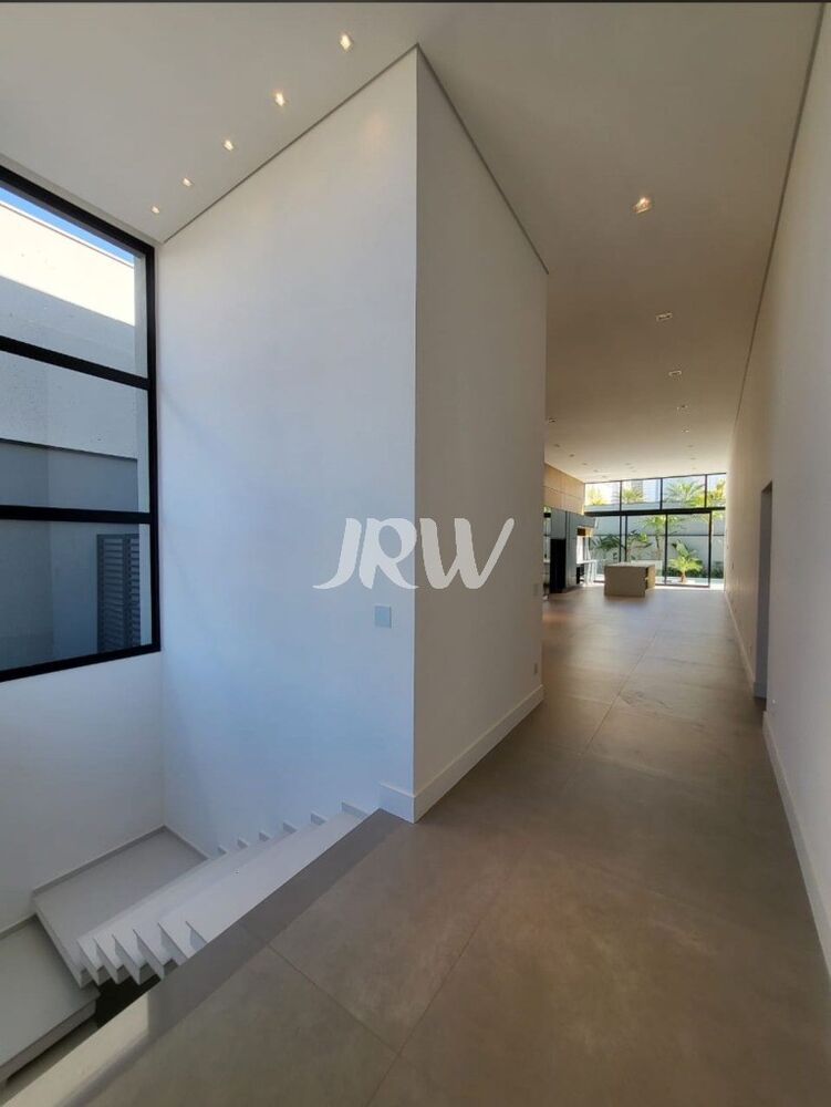 Casa de Condomínio à venda com 3 quartos, 490m² - Foto 2