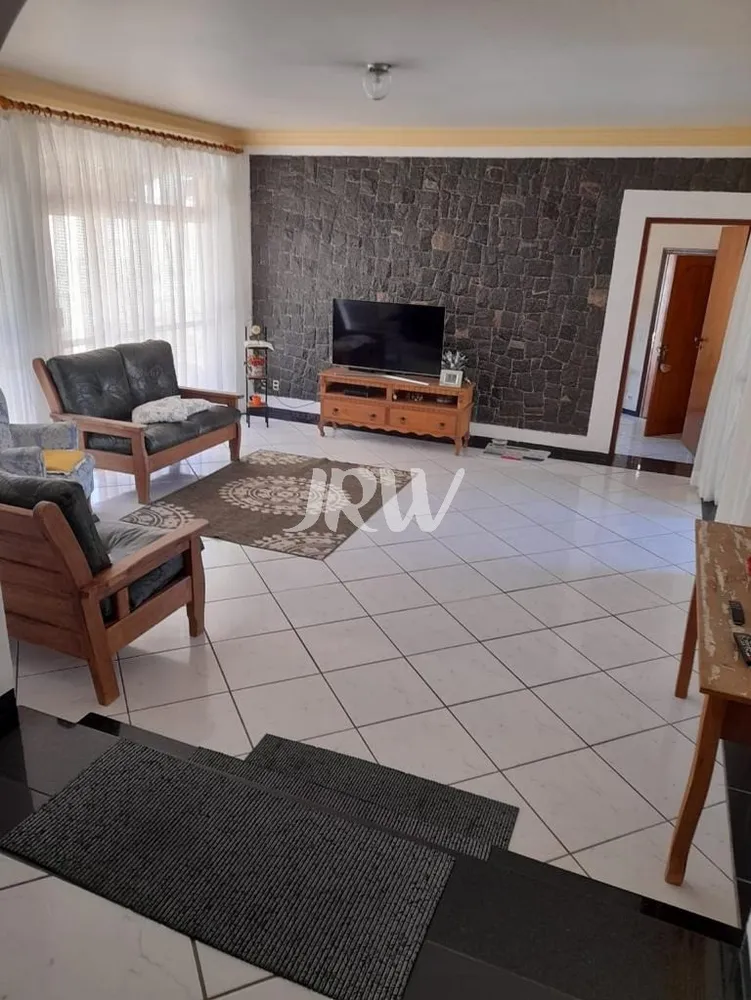 Casa, 3 quartos, 440 m² - Foto 1