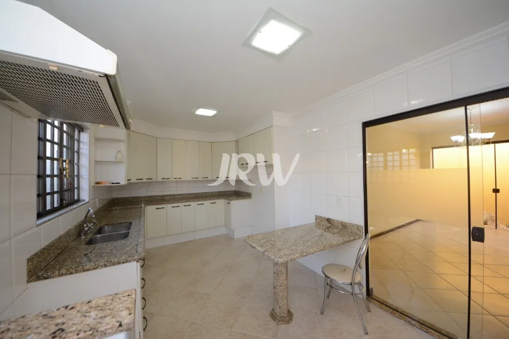 Casa, 3 quartos, 277 m² - Foto 2