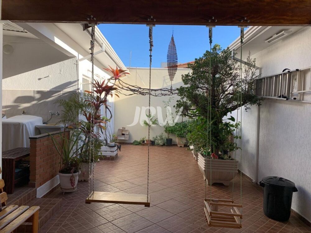 Casa à venda com 3 quartos, 254m² - Foto 4
