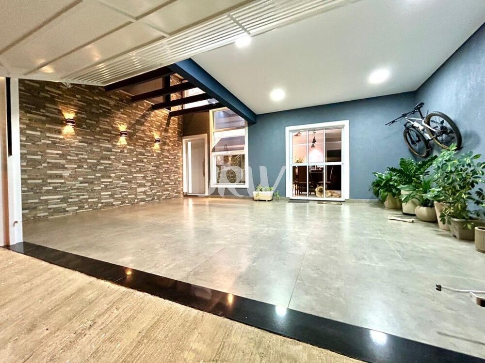 Casa à venda com 3 quartos, 150m² - Foto 1