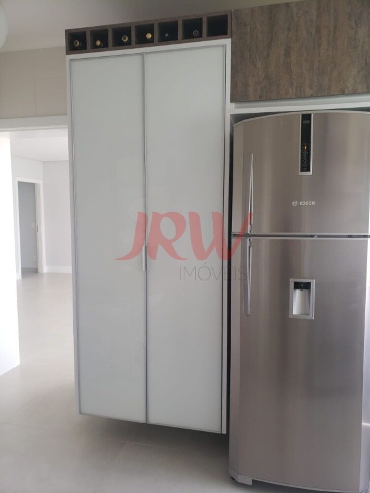 Apartamento à venda com 4 quartos, 190m² - Foto 1