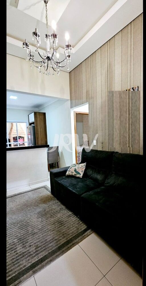 Casa à venda com 2 quartos, 84m² - Foto 1