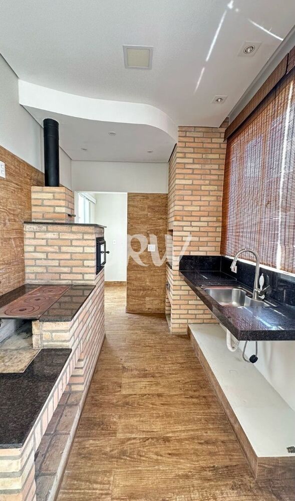 Casa de Condomínio à venda com 3 quartos, 209m² - Foto 1