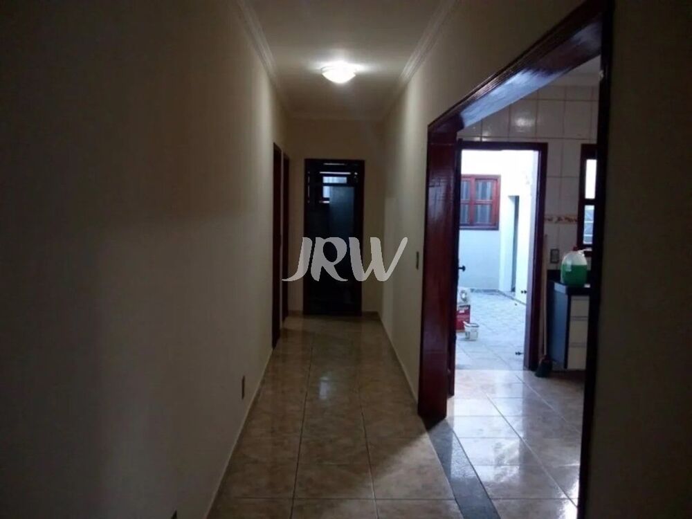 Casa à venda com 3 quartos, 250m² - Foto 4