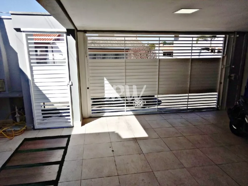 Casa à venda com 3 quartos, 150m² - Foto 1