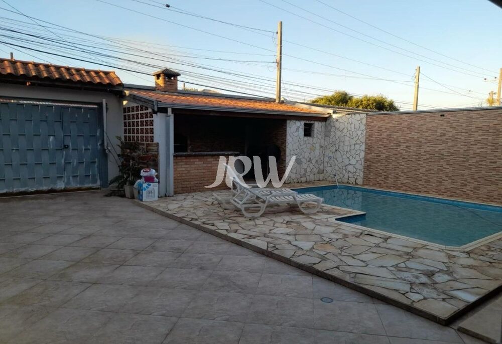 Casa à venda com 3 quartos, 220m² - Foto 4