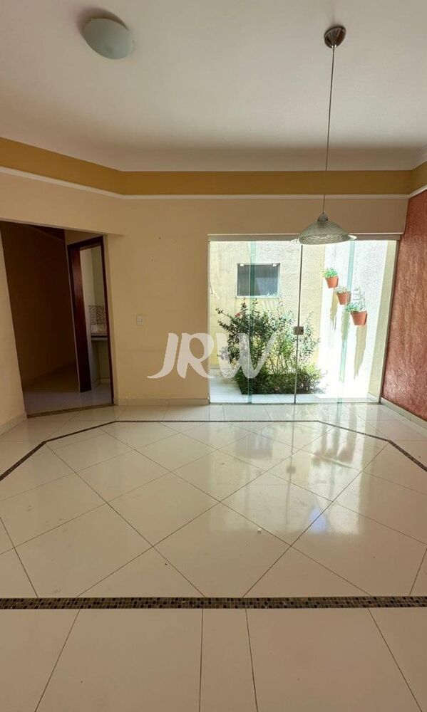 Casa à venda com 3 quartos, 164m² - Foto 1