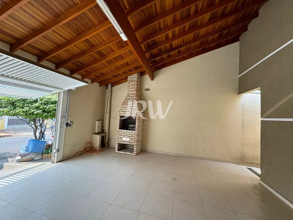 Casa à venda com 3 quartos, 150m² - Foto 2