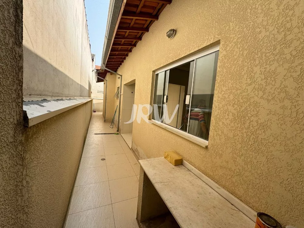 Casa à venda com 3 quartos, 150m² - Foto 4