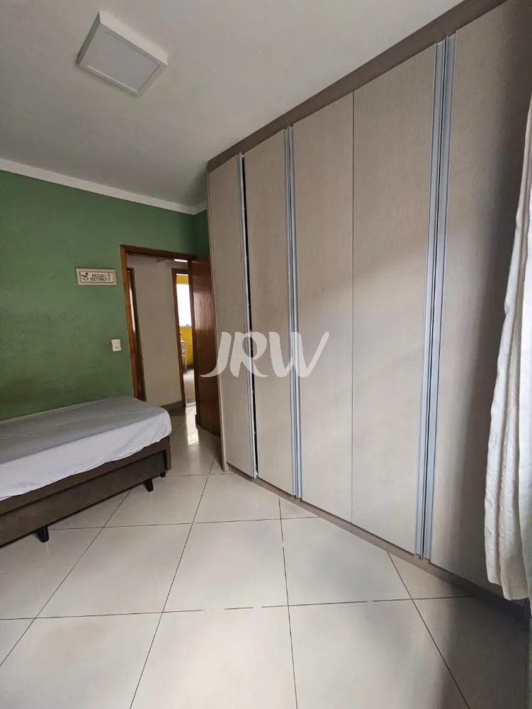 Casa, 4 quartos, 240 m² - Foto 4