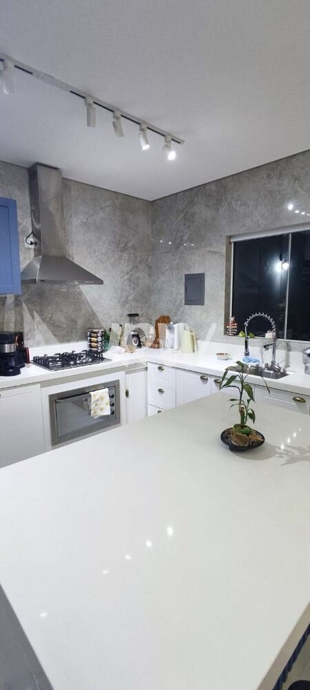 Casa à venda com 3 quartos, 187m² - Foto 4