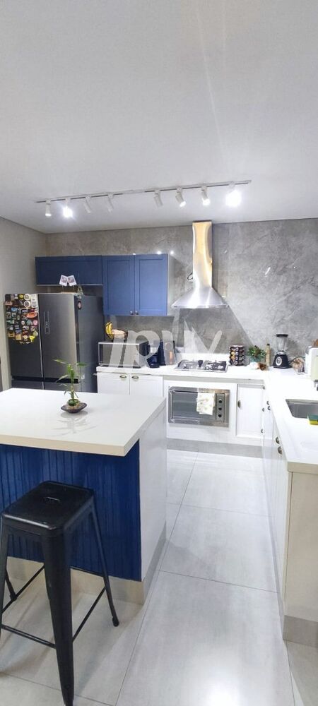 Casa à venda com 3 quartos, 187m² - Foto 8