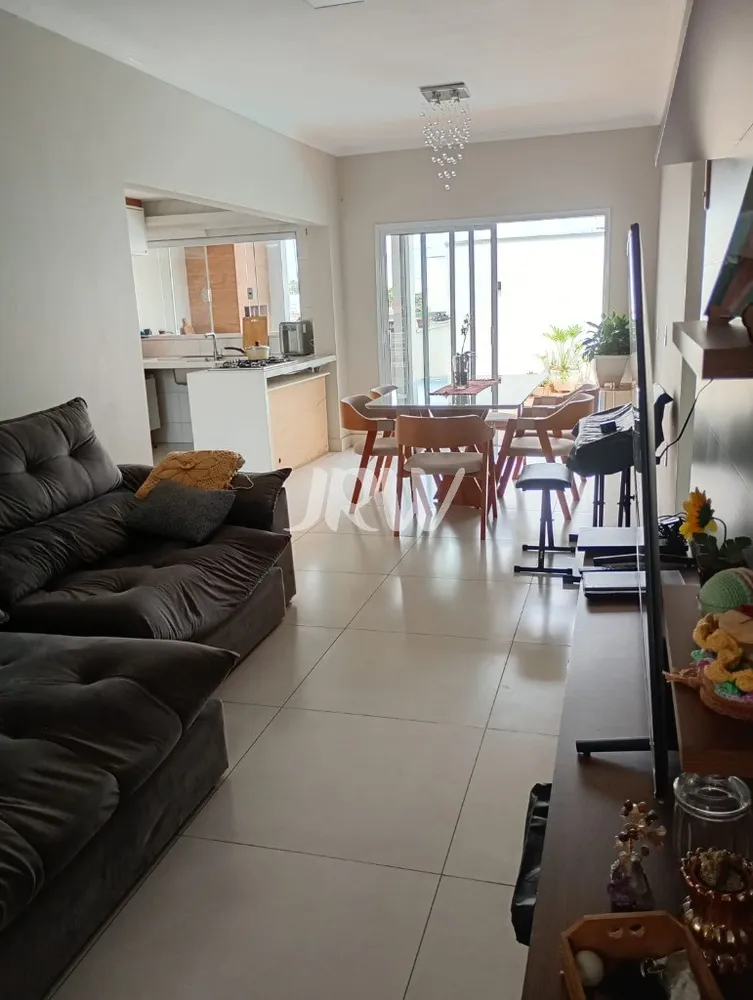 Casa, 2 quartos, 200 m² - Foto 1