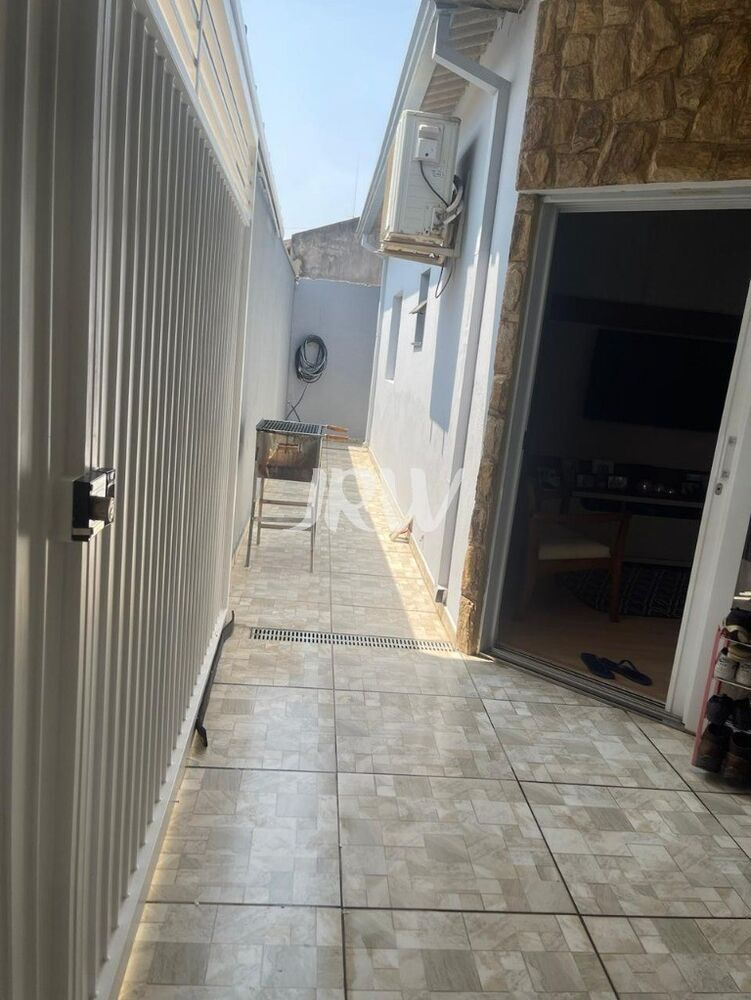 Casa à venda com 2 quartos, 110m² - Foto 3