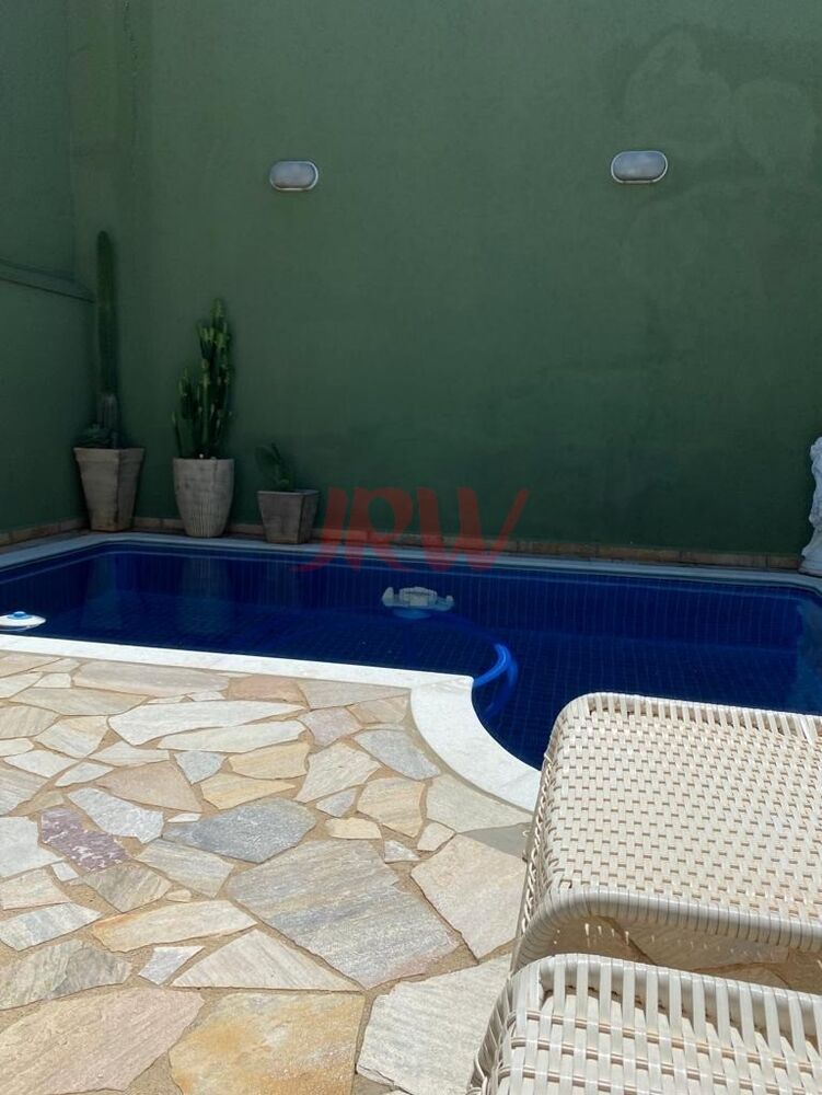 Sobrado à venda com 3 quartos, 220m² - Foto 2