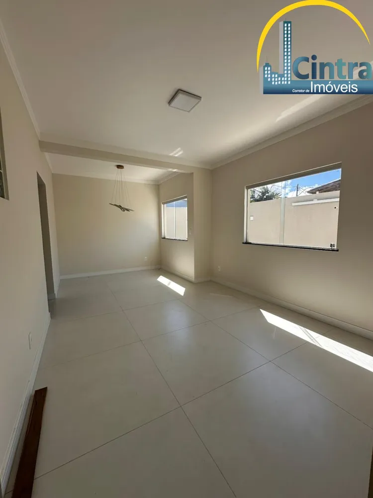 Casa, 4 quartos, 200 m² - Foto 1