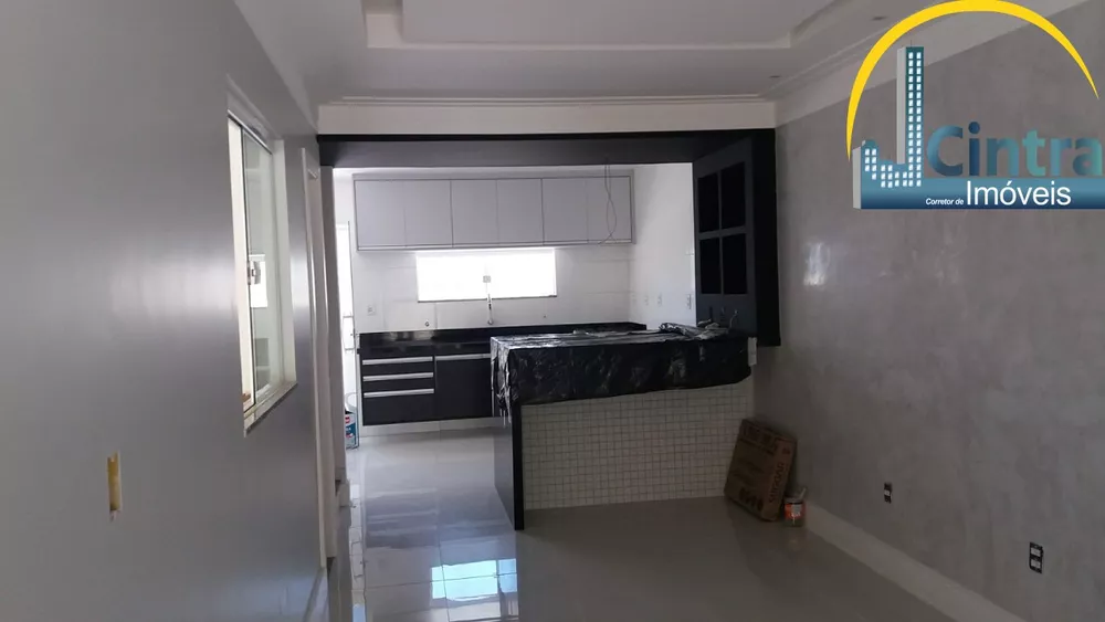 Casa à venda com 3 quartos, 150m² - Foto 2