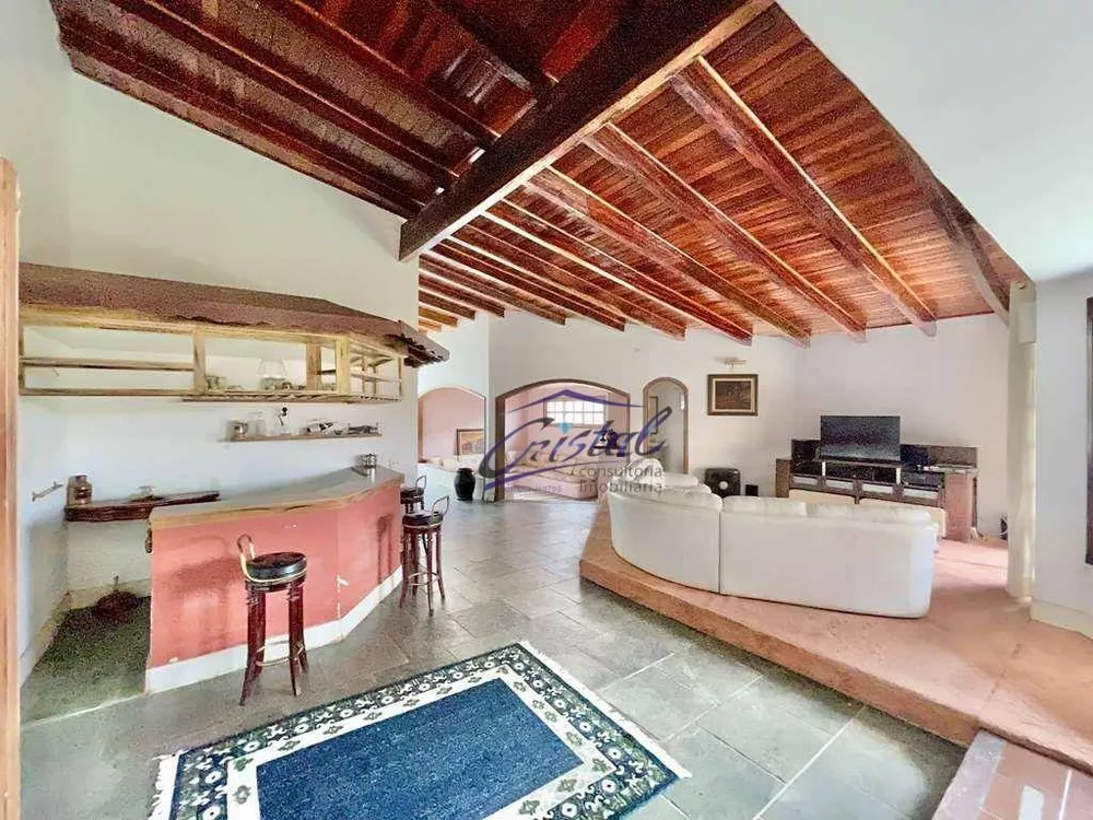 Casa à venda com 4 quartos, 353m² - Foto 2