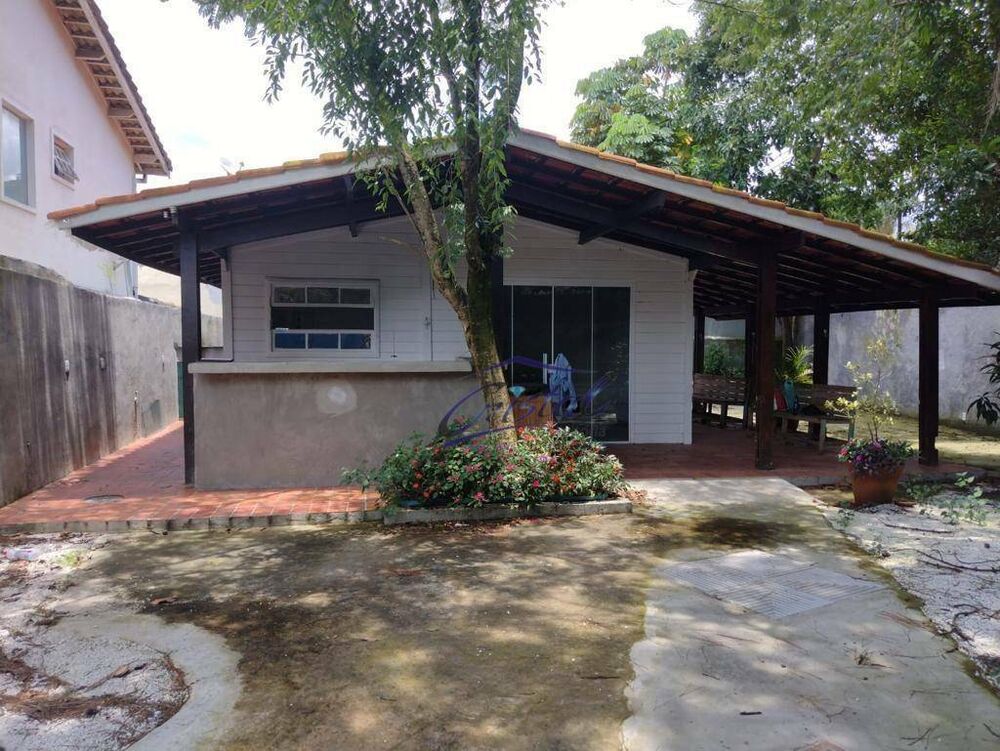 Casa à venda com 3 quartos, 127m² - Foto 1