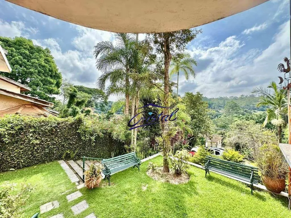 Casa, 4 quartos, 218 m² - Foto 1