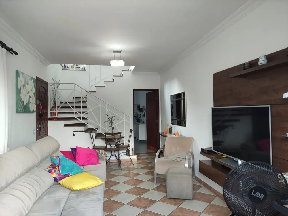 Casa, 3 quartos, 180 m² - Foto 1