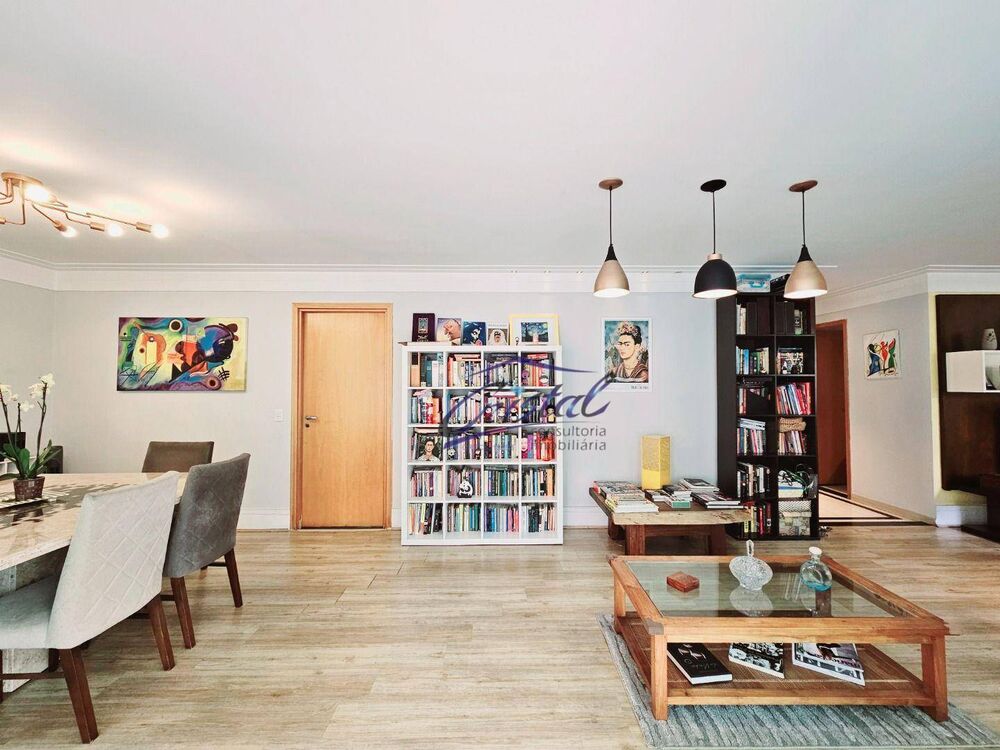 Apartamento à venda com 3 quartos, 167m² - Foto 2