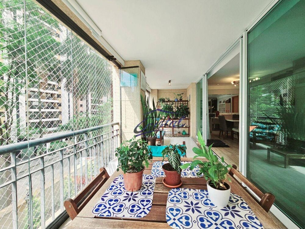 Apartamento à venda com 3 quartos, 167m² - Foto 1