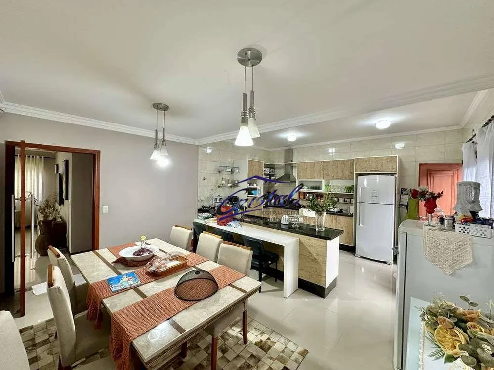 Casa, 3 quartos, 280 m² - Foto 2